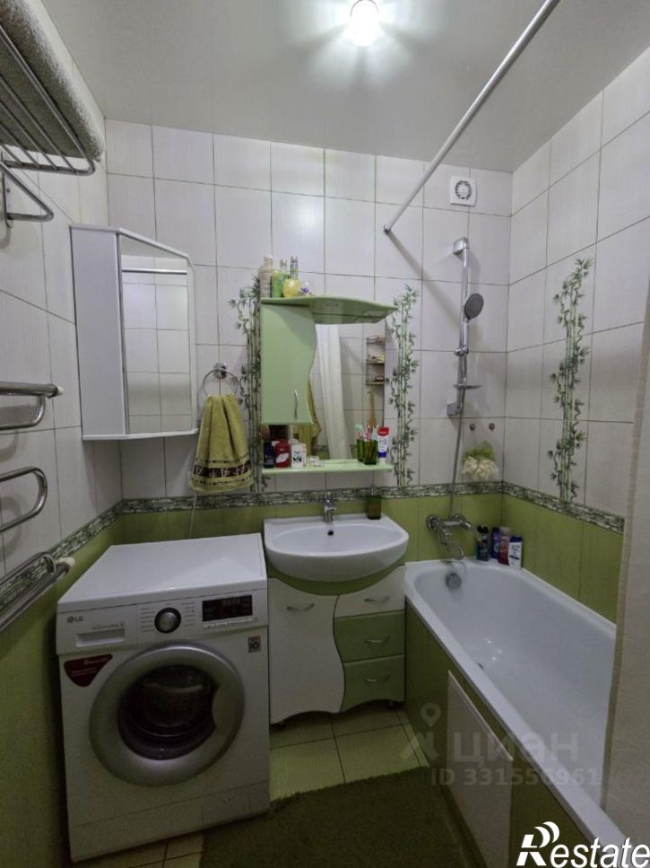 3-комн квартира улица Титова, 17,  д. 17